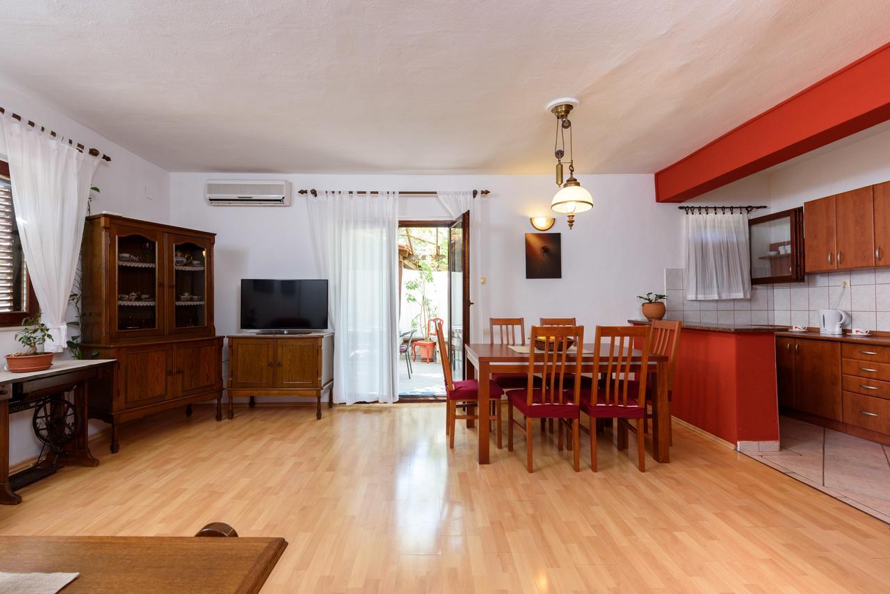Guesthouse Aria Trogir Exterior foto